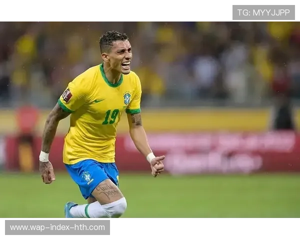 “曼联梅努从濒临租借到俱乐部基石，伤病危机中的意外收获”