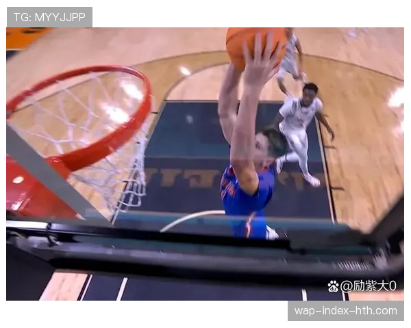 校园篮球：NCAA“疯狂三月”球队纷纷效仿NBA的“电梯门”边线球战术。